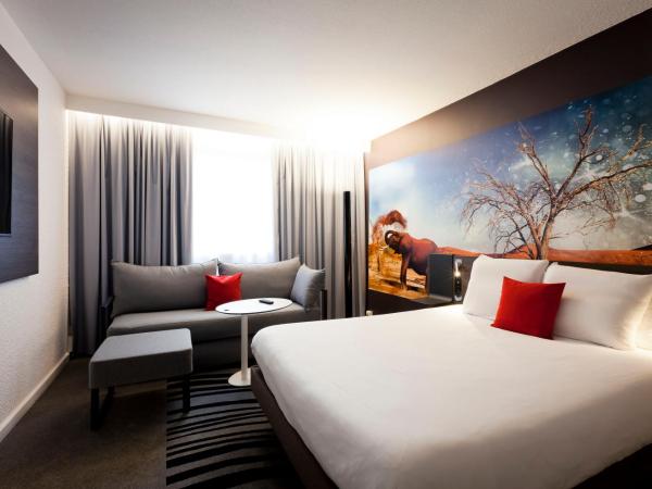 Novotel Lyon Gerland Musée des Confluences : photo 7 de la chambre chambre double classique avec canapé