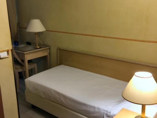 Hotel Byron : photo 2 de la chambre chambre simple Économique