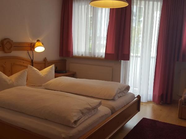 Hotel Camona & Apart Walserhof : photo 2 de la chambre chambre lit king-size