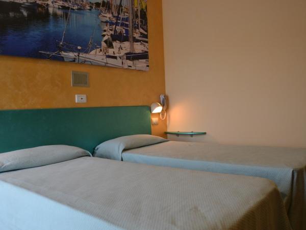 Hotel Marselli : photo 2 de la chambre chambre double ou lits jumeaux avec balcon