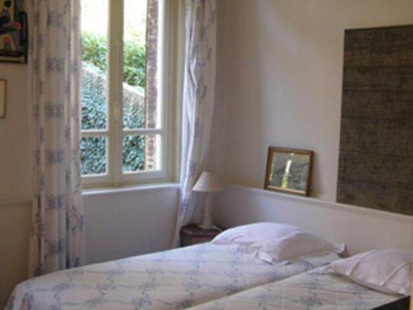 Chambres d'Hôtes les Charmettes : photo 5 de la chambre chambre double ou lits jumeaux