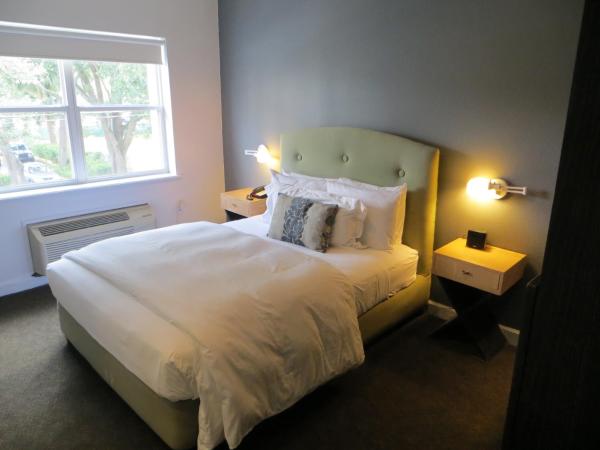 The EO Inn - Downtown Orlando : photo 2 de la chambre chambre lit queen-size deluxe