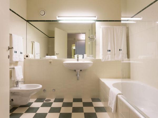 Duas Portas Townhouse : photo 6 de la chambre chambre double de luxe - vue sur rivière et mer