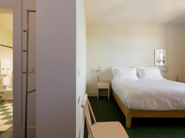 Duas Portas Townhouse : photo 3 de la chambre chambre double de luxe - vue sur rivière et mer