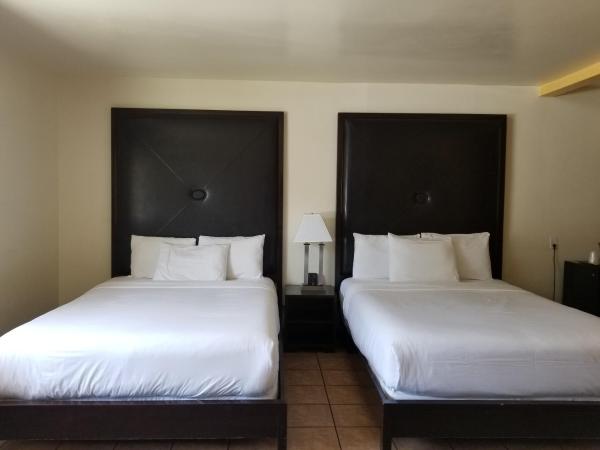 Casa Bella Inn Downtown LA : photo 2 de la chambre chambre double avec 2 lits doubles