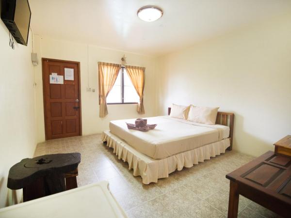 Pongphen Guesthouse - SHA Plus Certified : photo 4 de la chambre chambre double standard