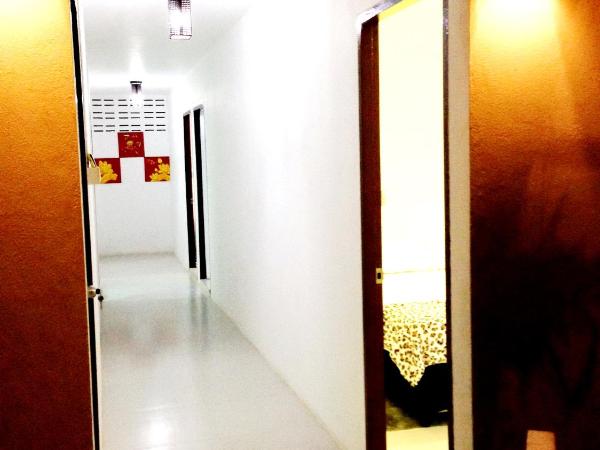 Tuk Tuk Guesthouse : photo 4 de la chambre chambre double standard avec ventilateur
