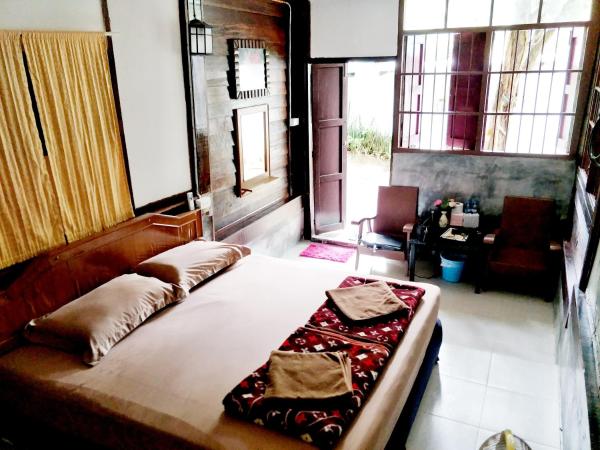 Tuk Tuk Guesthouse : photo 7 de la chambre bungalow avec climatisation