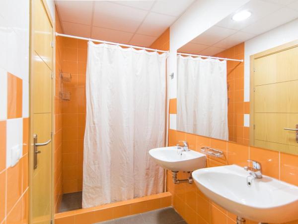 Albergue Inturjoven Marbella : photo 6 de la chambre lit simple en dortoir