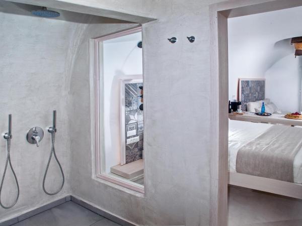 Aperto Suites - Adults Only : photo 3 de la chambre suite troglodyte avec jacuzzi intérieur 