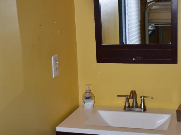 India House Hostel : photo 1 de la chambre chambre quadruple avec salle de bains
