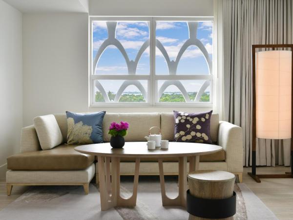 Nobu Hotel Miami Beach : photo 4 de la chambre suite junior avec 2 lits queen-size - vue sur baie