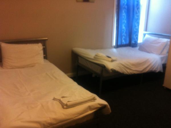 London Olympus Hotel : photo 3 de la chambre chambre lits jumeaux