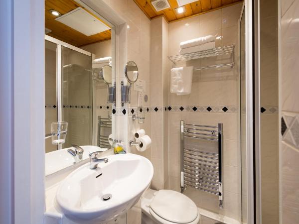 Adria Hotel : photo 9 de la chambre chambre lits jumeaux avec salle de bains privative