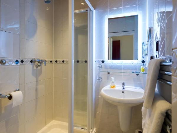Adria Hotel : photo 6 de la chambre chambre double avec salle de bains privative