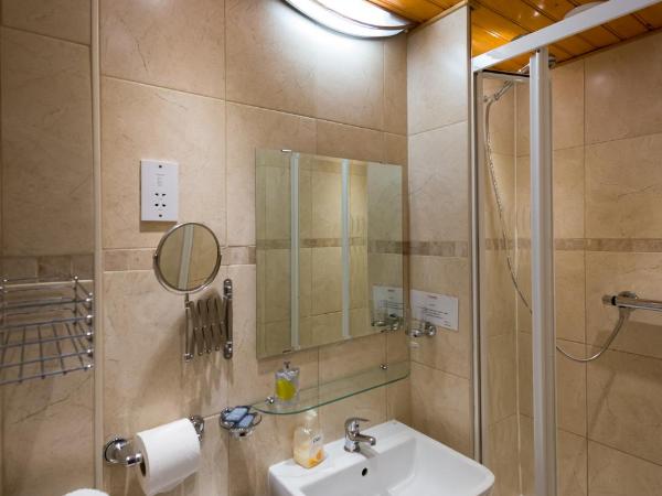Adria Hotel : photo 3 de la chambre chambre lits jumeaux avec salle de bains privative