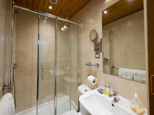 Adria Hotel : photo 3 de la chambre chambre double avec salle de bains privative