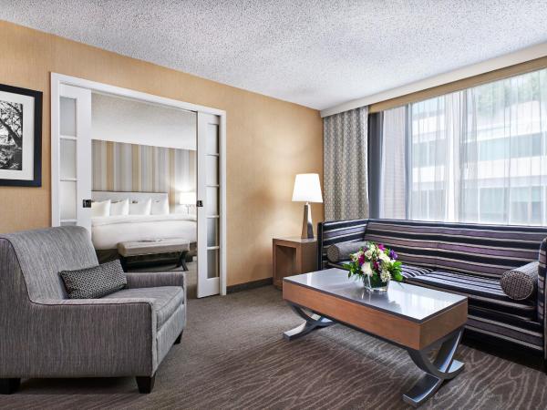 The Prince George Hotel : photo 2 de la chambre suite lit king-size avec canapé-lit