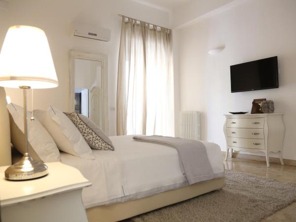 Dimi House : photo 3 de la chambre chambre double avec balcon