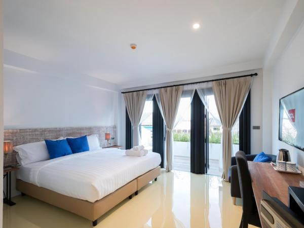 Xinlor House - Phuket Old Town : photo 1 de la chambre chambre double deluxe avec balcon