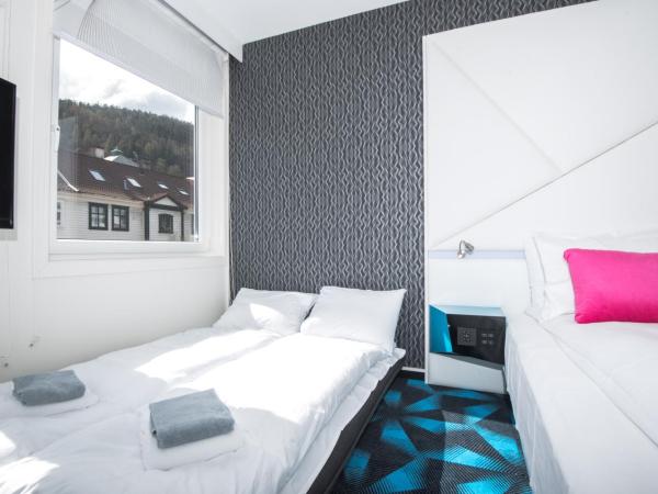 Magic Hotel Solheimsviken : photo 10 de la chambre chambre familiale