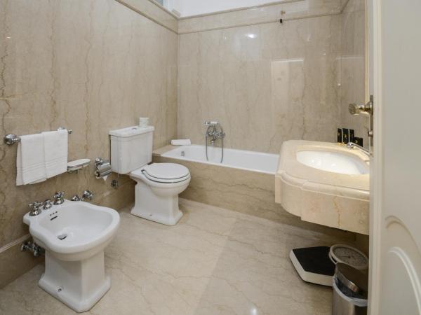 Hotel Vittoria : photo 7 de la chambre suite junior