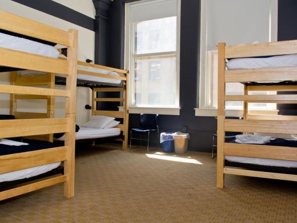 HI Chicago Hostel : photo 4 de la chambre lit dans dortoir pour femmes de 10 lits