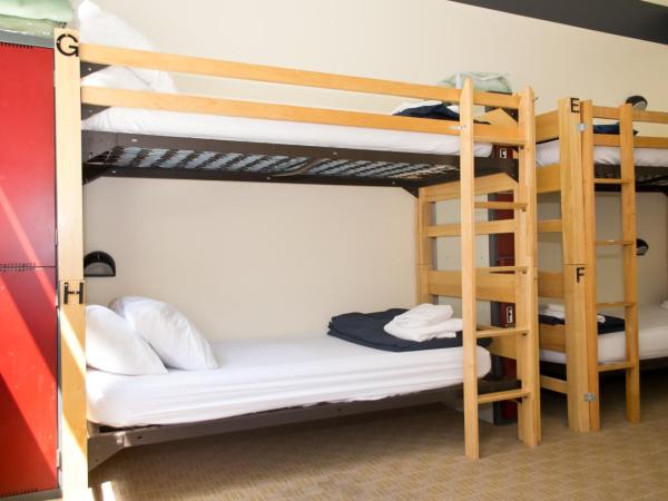 HI Chicago Hostel : photo 6 de la chambre lit dans dortoir pour femmes de 8 lits avec salle de bains privative