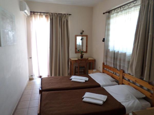 Tina Hotel : photo 9 de la chambre chambre lits jumeaux