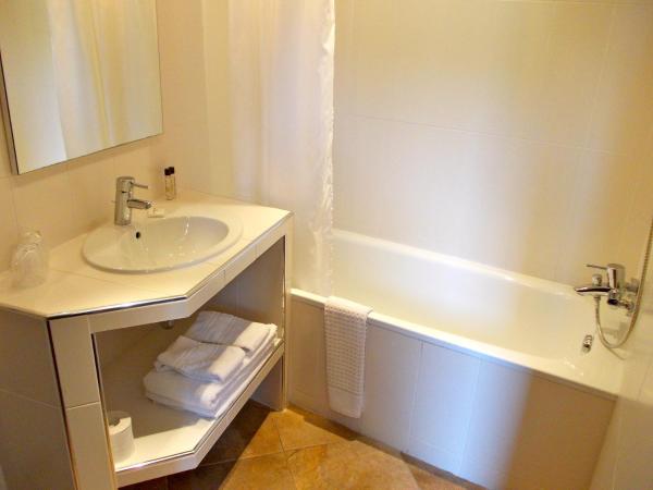 Hotel Molière : photo 5 de la chambre chambre double ou lits jumeaux supérieure avec balcon