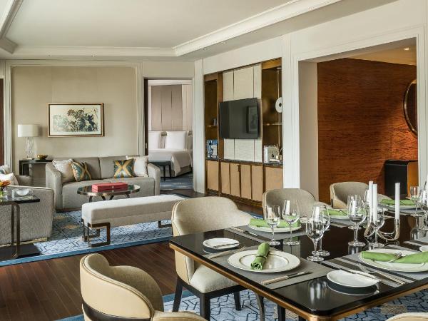 Four Seasons Hotel Macao : photo 5 de la chambre suite 2 chambres royale avec 1 lit king-size et 2 lits jumeaux 