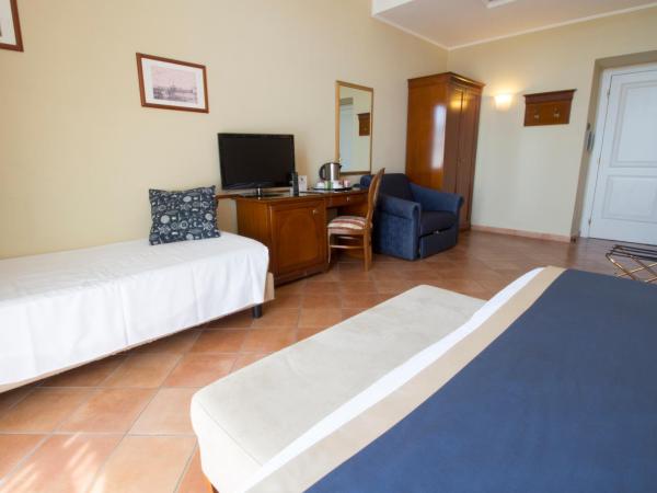 Hotel Nuvò : photo 9 de la chambre chambre triple