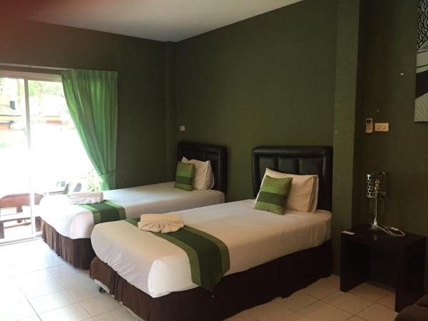 Aurora Resort Kanchanaburi : photo 6 de la chambre hébergement standard – gerbera