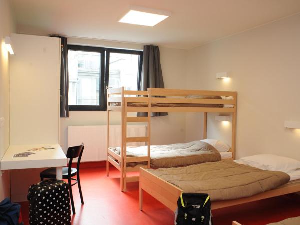 Hostel Bruegel : photo 6 de la chambre chambre quadruple avec douche