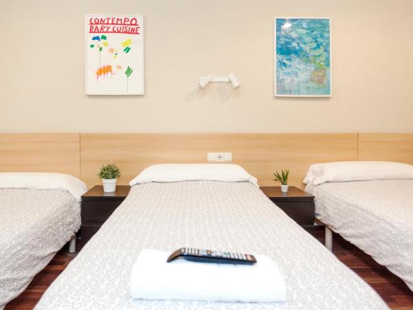 Pensión Goiko : photo 1 de la chambre chambre triple avec salle de bains commune