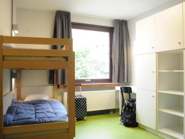 Hostel Bruegel : photo 4 de la chambre chambre quadruple avec douche