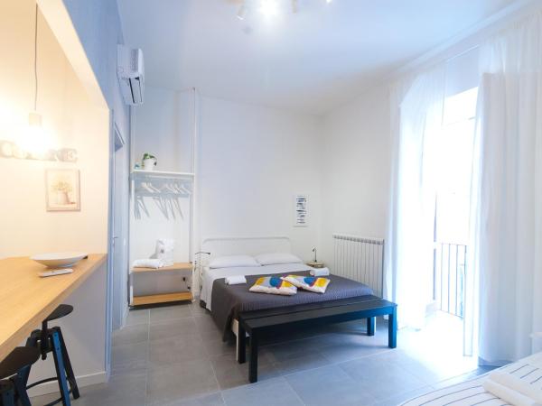 Capofortuna B&B Salerno Centro : photo 7 de la chambre chambre lit king-size - vue sur mer
