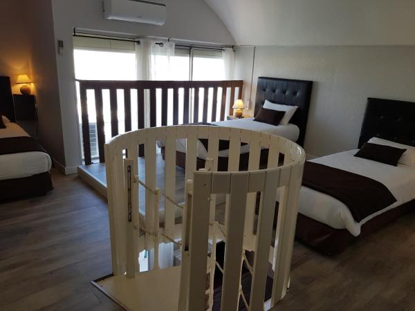 Hôtel Port Beach : photo 5 de la chambre chambre familiale panorama