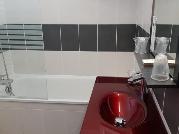 Hôtel Port Beach : photo 5 de la chambre chambre lits jumeaux panorama avec balcon