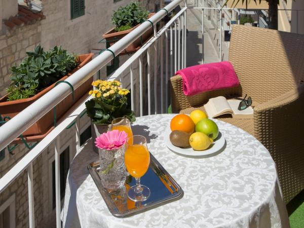 Royal Suites : photo 5 de la chambre chambre double supérieure avec balcon