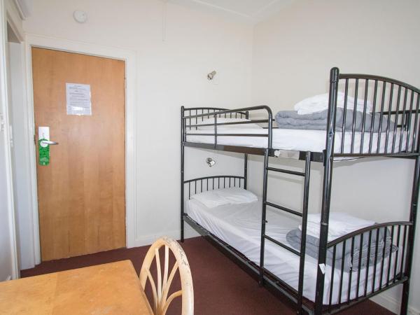 Hotel Waterloo & Backpackers : photo 2 de la chambre chambre lits jumeaux basique