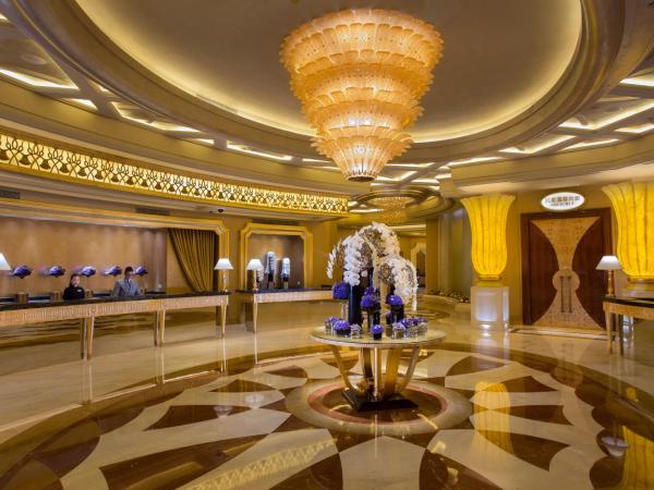 Studio City Hotel : photo 4 de la chambre studio city hotel - suite lit king-size star premier