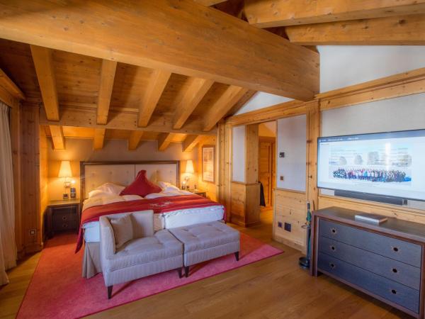 Riffelalp Resort 2222m - Ski-in & Ski-out : photo 1 de la chambre suite junior – vue sur montagne