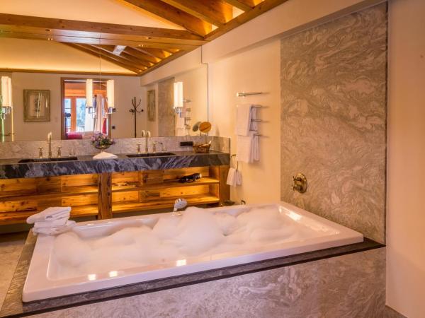 Riffelalp Resort 2222m - Ski-in & Ski-out : photo 5 de la chambre suite mont cervin