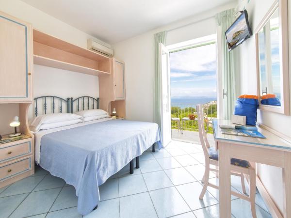 Hotel Villa D'Orta : photo 1 de la chambre chambre double - vue sur mer - 1 personne