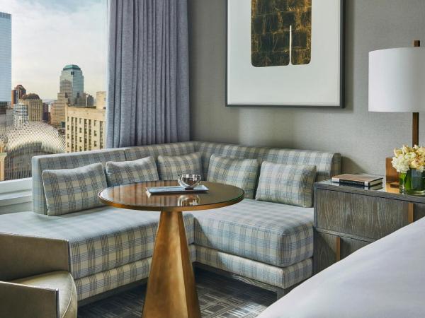Four Seasons Hotel New York Downtown : photo 1 de la chambre chambre lit king-size hudson