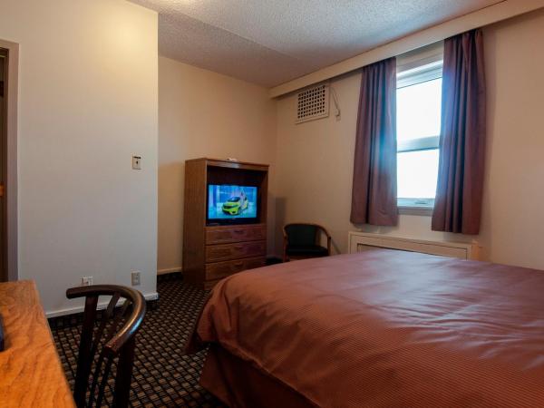 Assiniboine Gordon Inn on the Park : photo 3 de la chambre chambre lit queen-size Économique