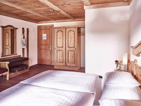 Hotel Schönegg : photo 2 de la chambre chambre double supérieure avec balcon - vue sur montagne