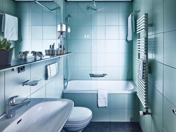 Hotel Schönegg : photo 3 de la chambre chambre double supérieure avec balcon - vue sur montagne