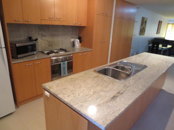 Lights Landing Apartments : photo 5 de la chambre appartement 2 chambres avec vue sur port de plaisance